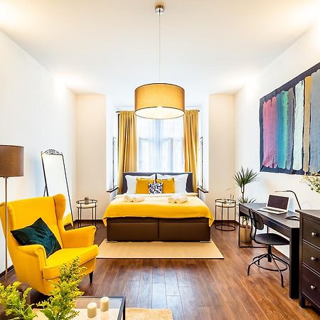 Unique Central Square Business Apt. Hradec Kralove Bagian luar foto