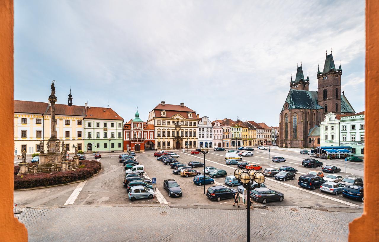 Unique Central Square Business Apt. Hradec Kralove Bagian luar foto