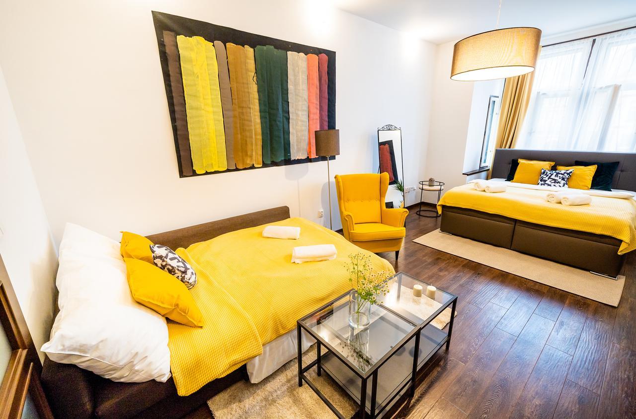 Unique Central Square Business Apt. Hradec Kralove Bagian luar foto